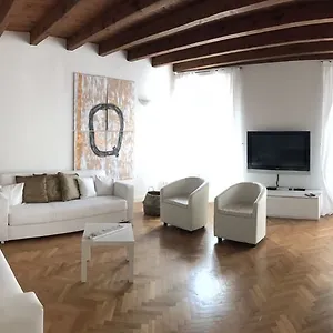 Quarenghi16 3*, Bérgamo Italia